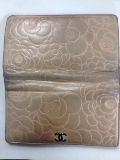 傷汚れやシミ、使用感あり　CHANEL 三つ折り財布（写真要確認） CHANEL レディース三つ折財布｜財布｜ファッション おすすめ人気
